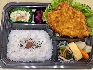 チキンカツ弁当_600